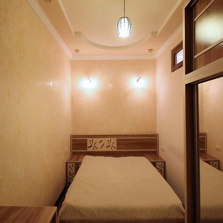 Amiryan Street 1 Bedroom Deluxe Apartment With Balcony Am104 Yerevan Exterior photo