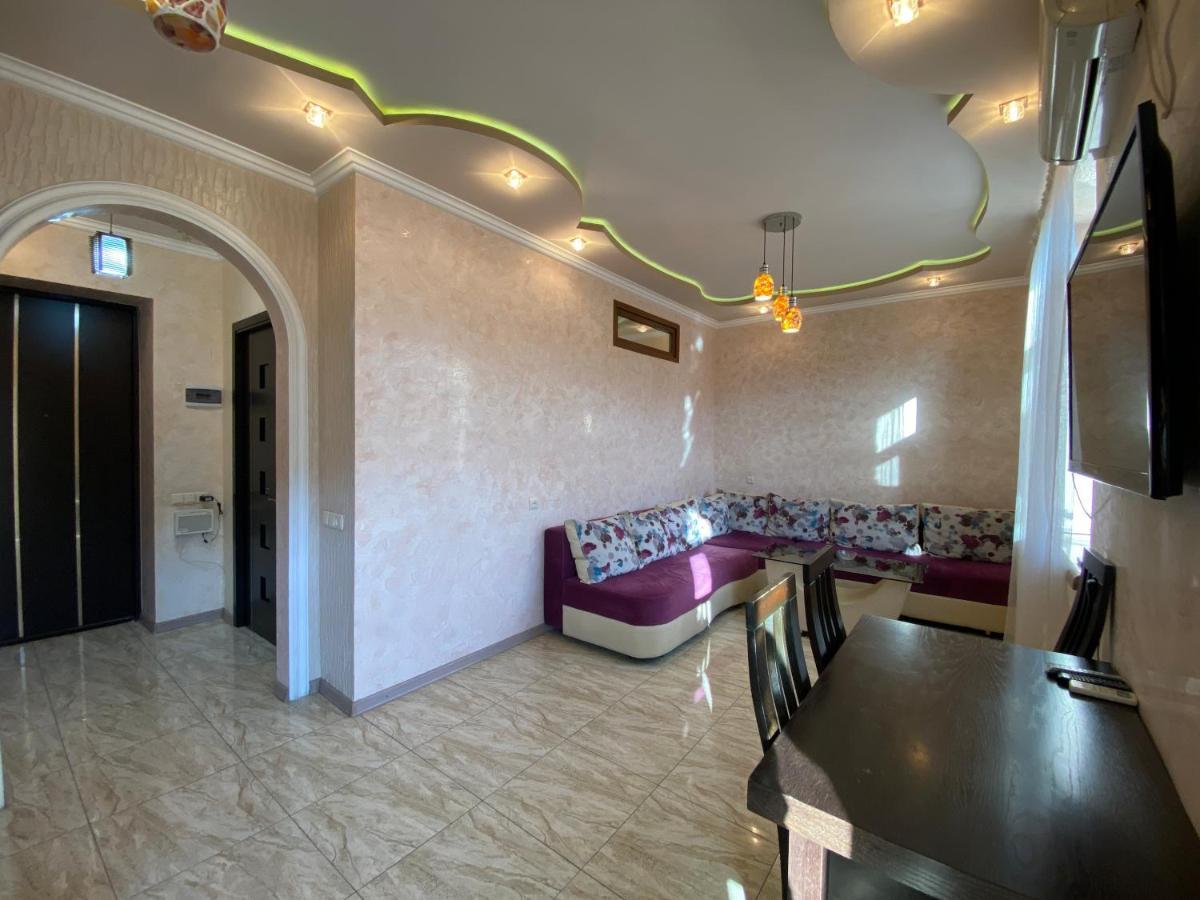 Amiryan Street 1 Bedroom Deluxe Apartment With Balcony Am104 Yerevan Exterior photo