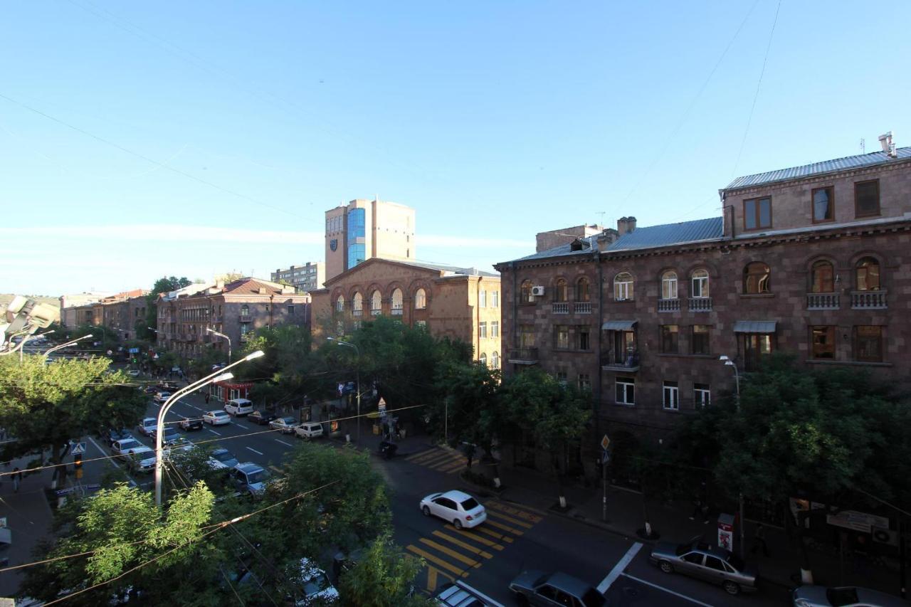 Amiryan Street 1 Bedroom Deluxe Apartment With Balcony Am104 Yerevan Exterior photo