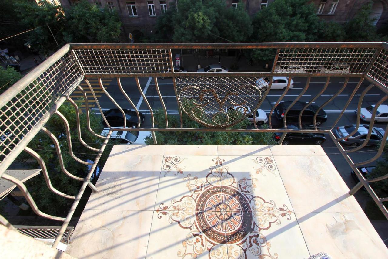 Amiryan Street 1 Bedroom Deluxe Apartment With Balcony Am104 Yerevan Exterior photo
