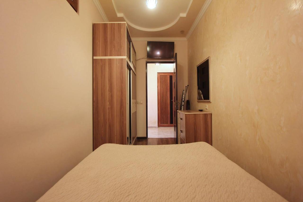 Amiryan Street 1 Bedroom Deluxe Apartment With Balcony Am104 Yerevan Exterior photo