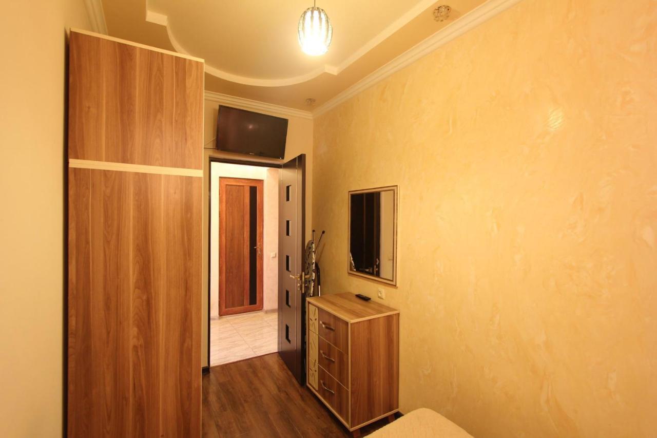 Amiryan Street 1 Bedroom Deluxe Apartment With Balcony Am104 Yerevan Exterior photo